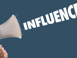 Influencer Ajansı mı Influencer Platformu mu? Markalar ve İçerik Üreticileri İçin Rehber